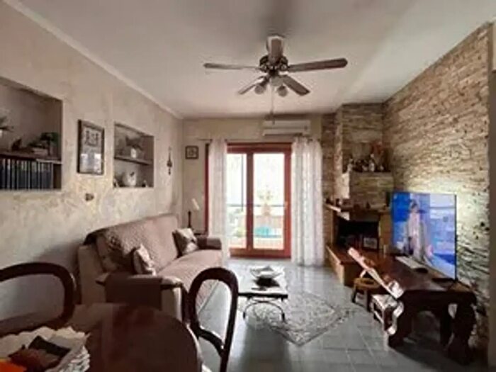 Appartamento con 6 locali in vendita in Via Domiziana, Castel Volturno