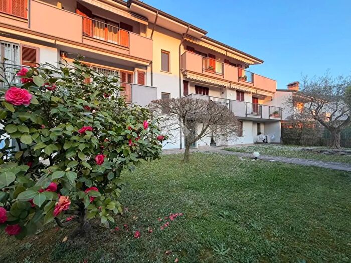 Appartamento trilocale in vendita in Via Montegrappa, Bariano