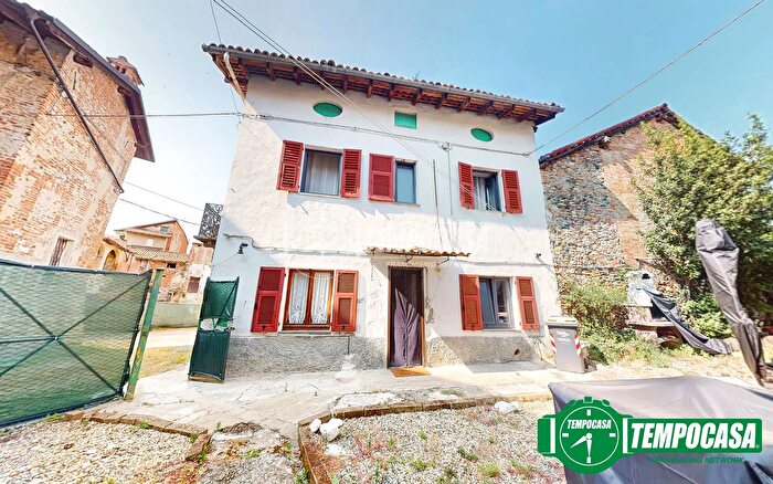 Casa quadrilocale in vendita in Via Porta Leone, Capriata DOrba