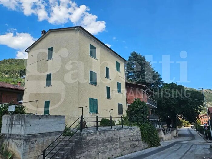 Appartamento trilocale in vendita in Via Wagner, Gubbio