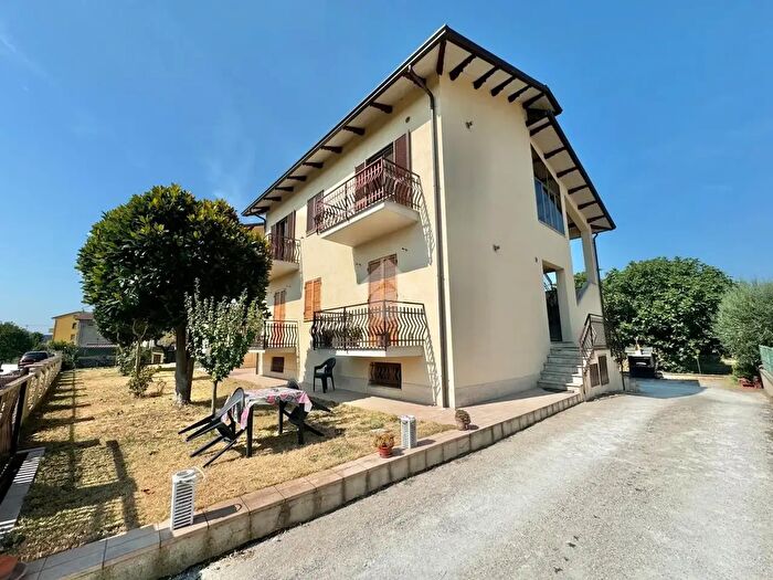 Appartamento con 5 locali in vendita in Via Francesco Morlacchi, Assisi