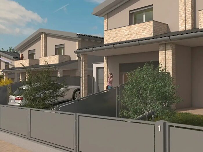 Casa trilocale in vendita in Via Pastori, Collecchio