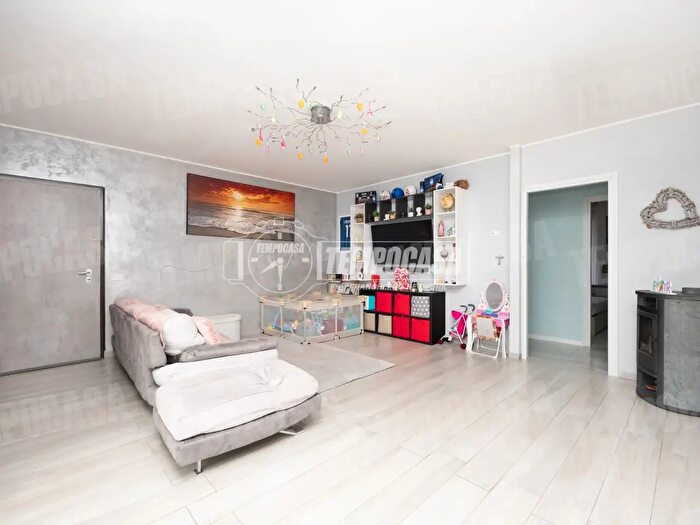 Appartamento trilocale in vendita in Scanzorosciate