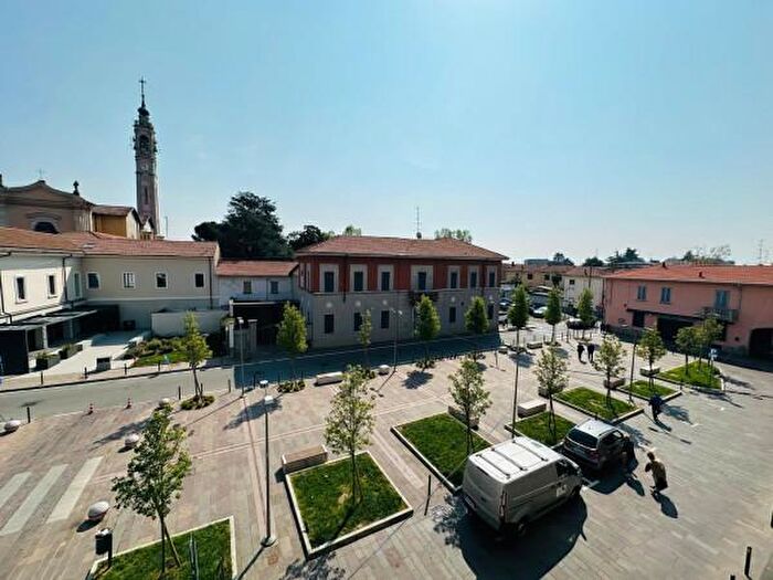 Appartamento trilocale in vendita in Piazza San Michele, Magnago