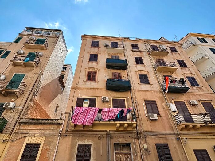 Appartamento trilocale in affitto in Via Villa Caputo, Palermo