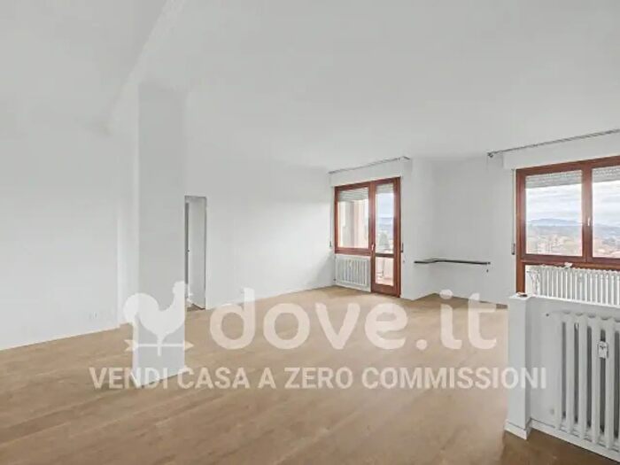 Appartamento quadrilocale in vendita in Via Carlo Rainoldi, Varese