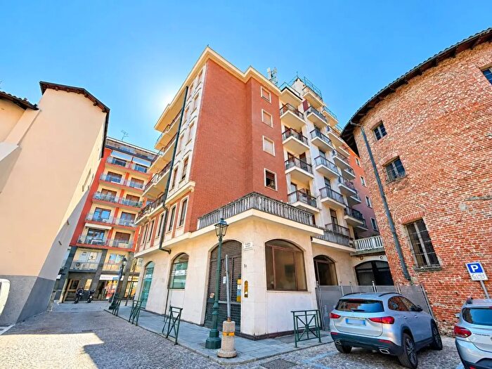 Appartamento con 6 locali in vendita in Piazza Beato Angelo Carletti c, Chivasso