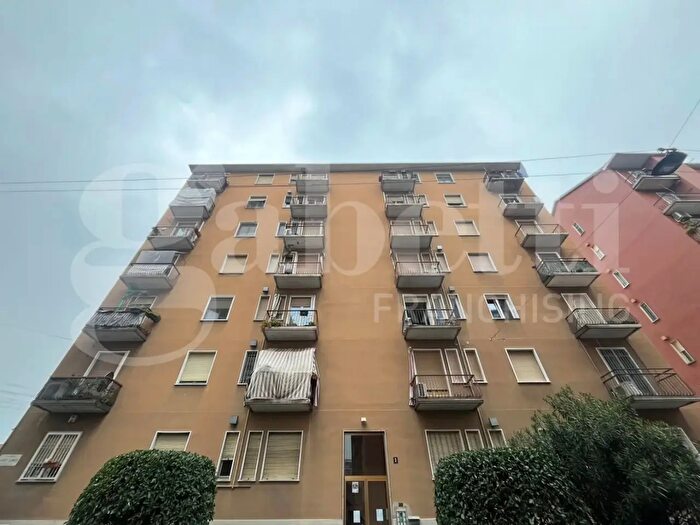 Appartamento bilocale in vendita in Via Monte Lungo, Milano