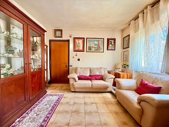 Appartamento trilocale in vendita in Via Scipione Borghese Nettuno, Nettuno