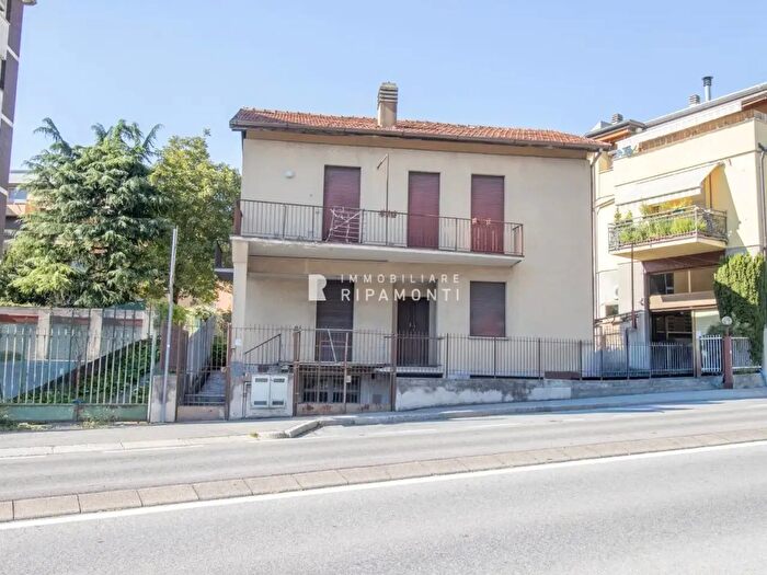 Case in Vendita e in Affitto - 2