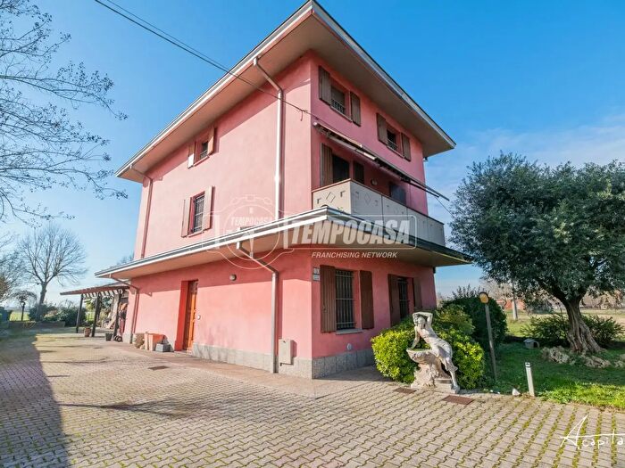 Casa con 5 locali in vendita in Via Carpi Ravarino, Soliera