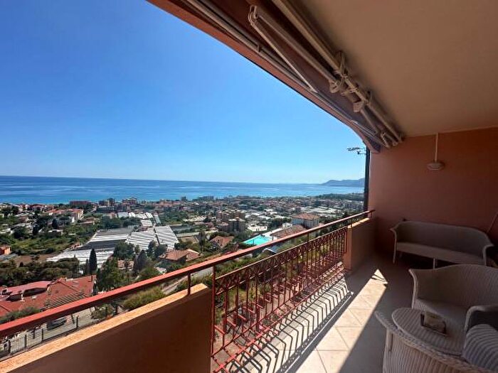 Appartamento quadrilocale in vendita in Via Bellavista, Vallecrosia