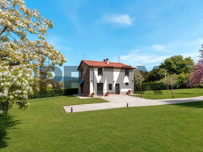 Casa con 15 locali in vendita in Borgo San Lorenzo