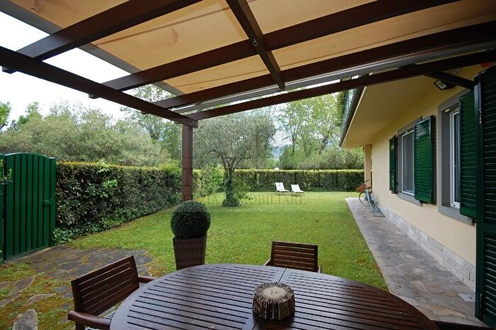 Appartamento trilocale in vendita in Pietrasanta