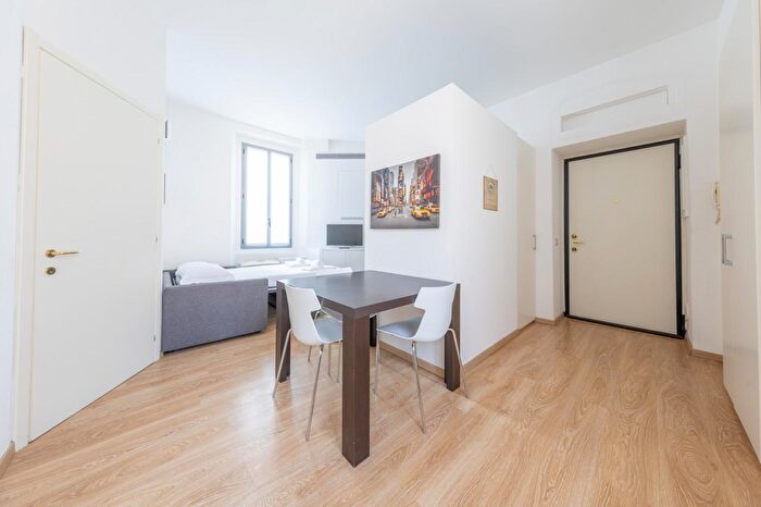 Appartamento bilocale in vendita in Via Plinio, Milano