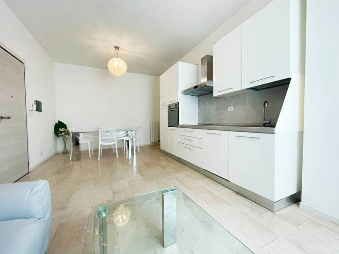 Appartamento quadrilocale in affitto in Largo Erfurt, Via Colombo, Piacenza