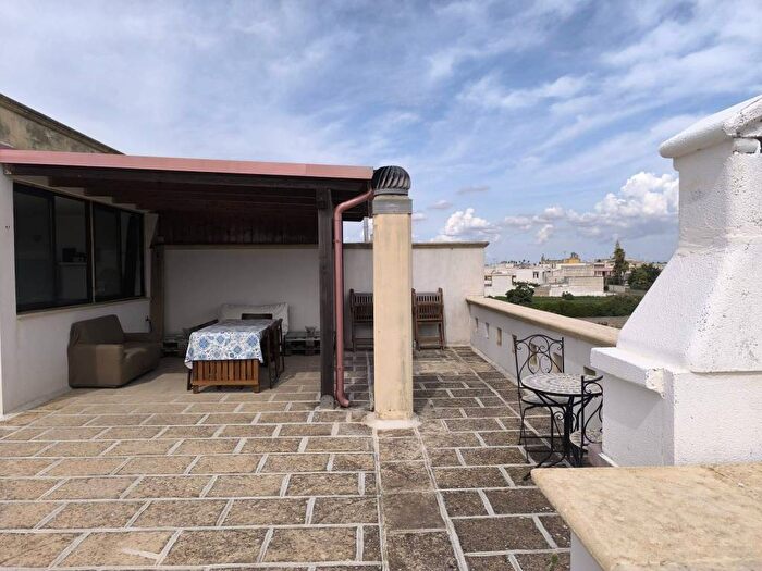 Appartamento con 5 locali in vendita in Via Benito Pagliara, Lequile