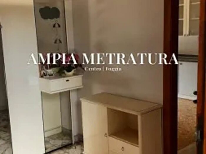 Appartamento con 6 locali in vendita in Via Matteo Luigi Guerrieri, Foggia