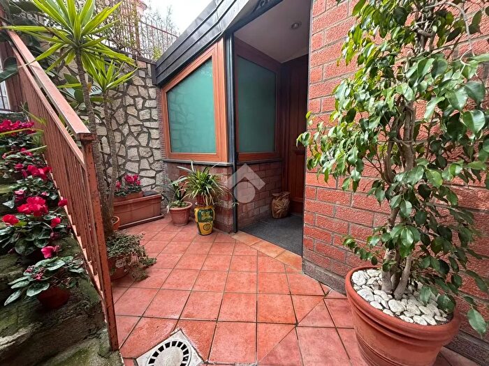 Appartamento trilocale in vendita in Via Raffaele Bosco, Vico Equense