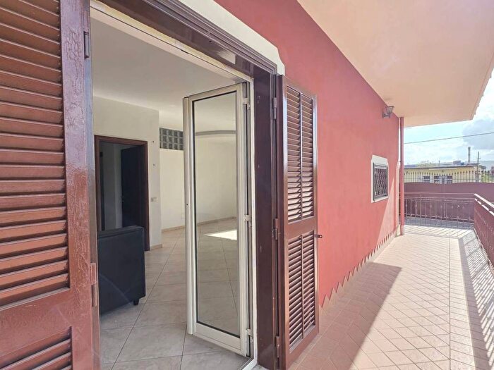 Appartamento trilocale in affitto in Via Caio Sulplicio Cennamo, Quarto