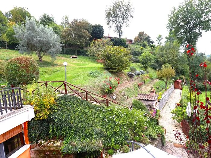 Casa quadrilocale in vendita in Strada di Perticara, Terni