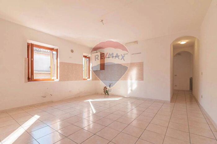 Appartamento trilocale in vendita in Via Ventiquattro Maggio, Ischia Di Castro