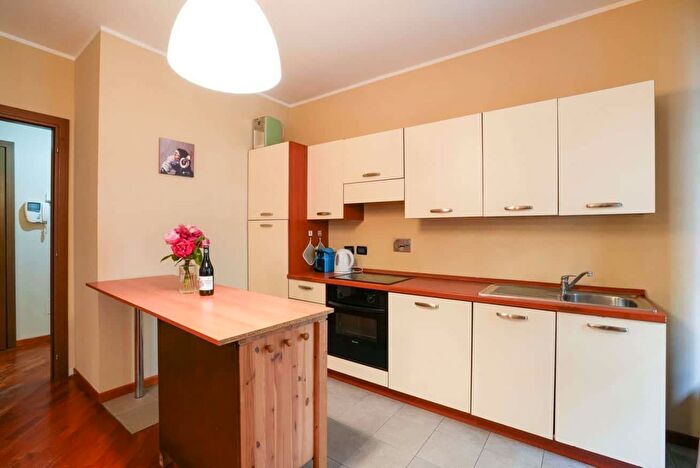 Appartamento monolocale in affitto in Via Ugo Foscolo, Torino