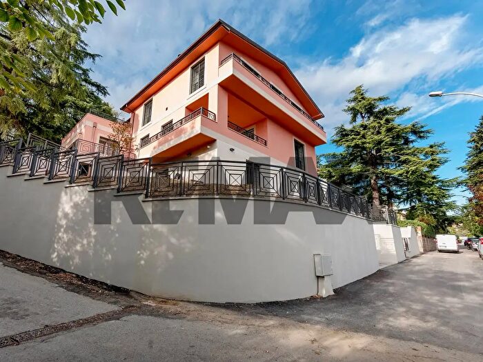 Appartamento con 5 locali in affitto in Vicolo del Bosco, Bologna