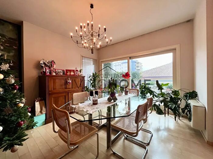 Appartamento con 5 locali in vendita in Vicolo Stazione, Cesena