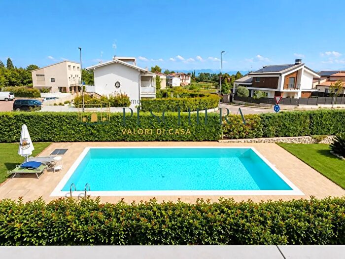 Appartamento quadrilocale in vendita in Via Dottor Mario Massagrande, Valeggio Sul Mincio
