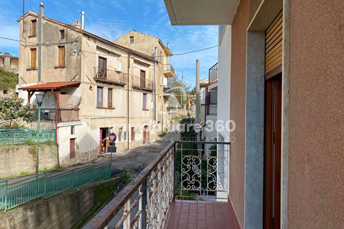 Appartamento con 10 locali in vendita in Via Pozzo, Rovito