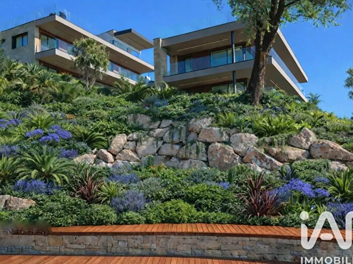 Appartamento con 12 locali in vendita in Via Montemaderno, Toscolano Maderno