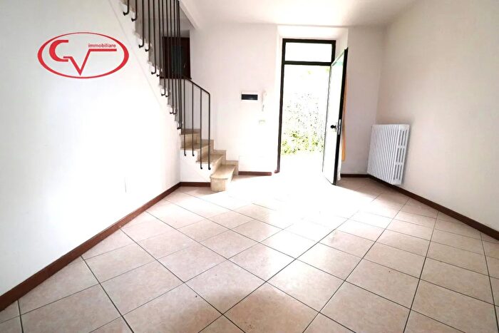 Casa quadrilocale in vendita in Ambra, Bucine