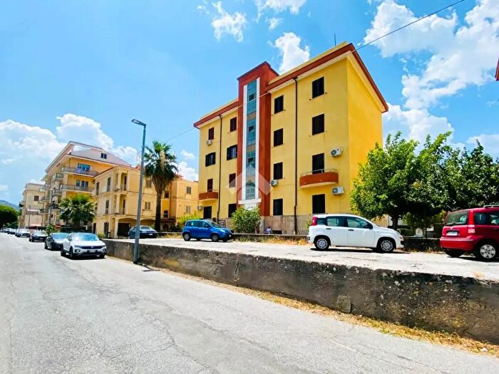 Appartamento trilocale in vendita in Traversa II Veneto, Cetraro