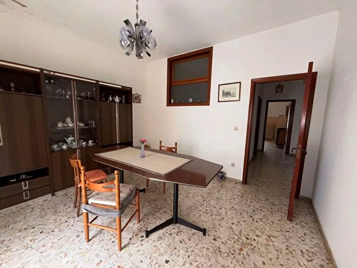 Appartamento con 6 locali in vendita in Via Virgilio, Montescaglioso