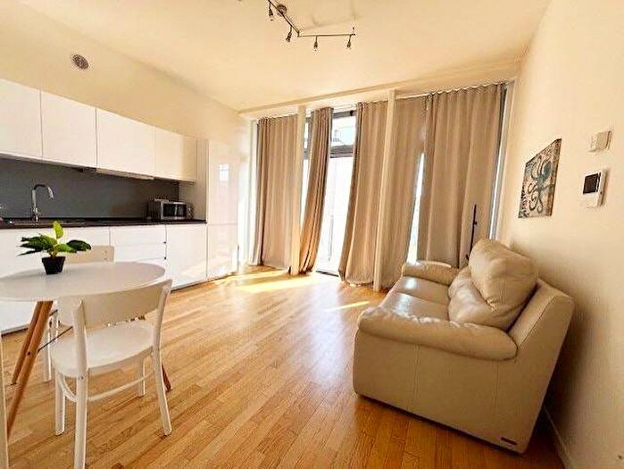 Appartamento bilocale in affitto in Via Marco Aurelio, Parco Trotter, Milano