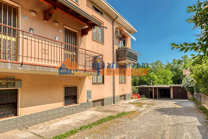 Appartamento quadrilocale in vendita in Via Risorgimento, Oggiona Con Santo Stefano