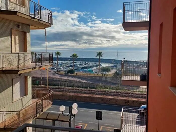 Appartamento bilocale in vendita in Corso Europa, Borghetto Santo Spirito