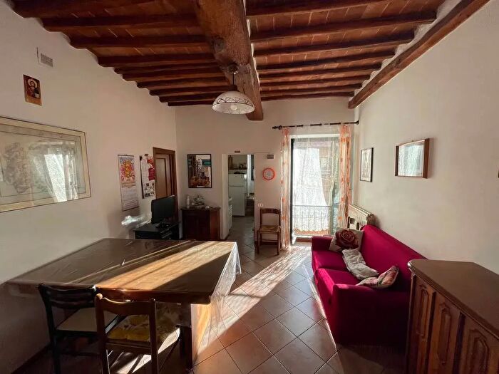 Appartamento con 6 locali in vendita in Siena