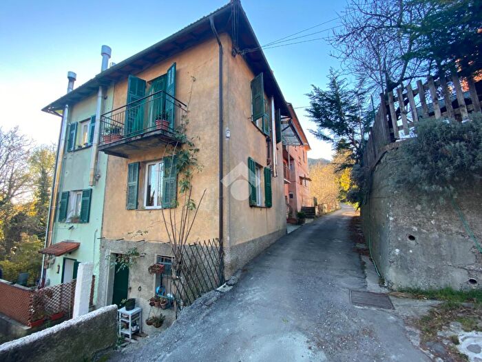 Appartamento quadrilocale in vendita in Località Colomba, Torriglia