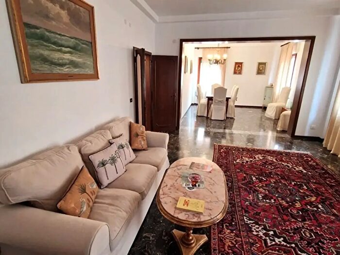 Appartamento con 5 locali in vendita in Corso del Popolo, Chioggia