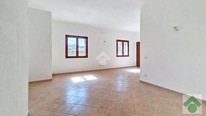 Casa con 5 locali in vendita in Via Sebastiano Satta, Arzachena