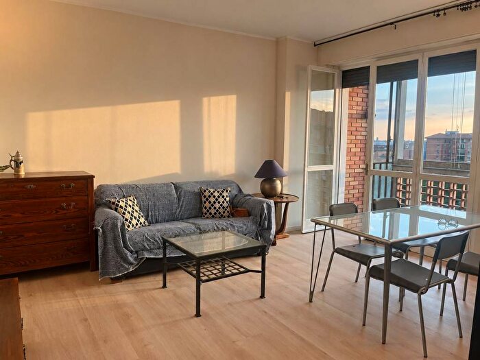 Appartamento trilocale in affitto in Via Passo Mendola, Quartiere Feltre, Milano