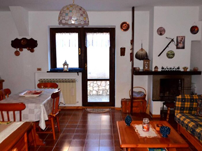 Appartamento trilocale in affitto in Via Arano, Centro, Ovindoli