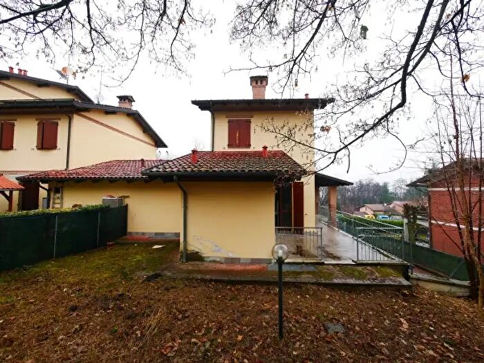 Casa con 5 locali in vendita in Via Italia, Serramazzoni