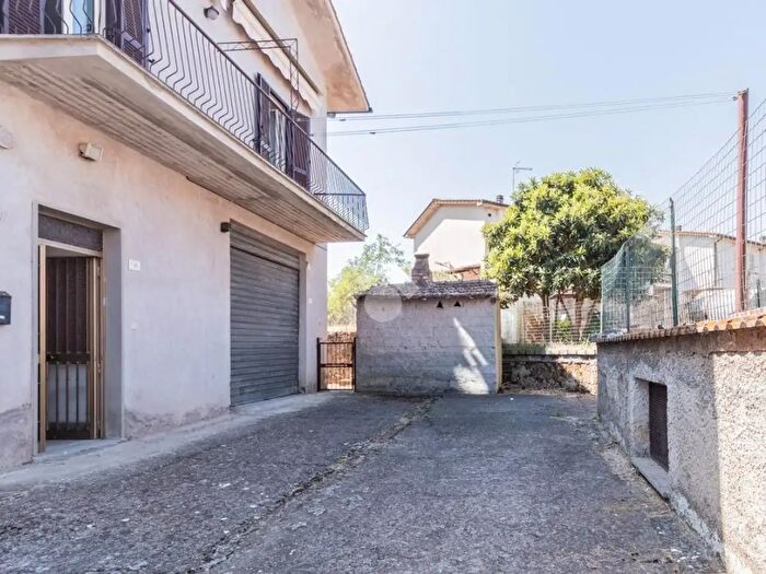 Appartamento con 5 locali in vendita in Via delle Case Nuove, Blera