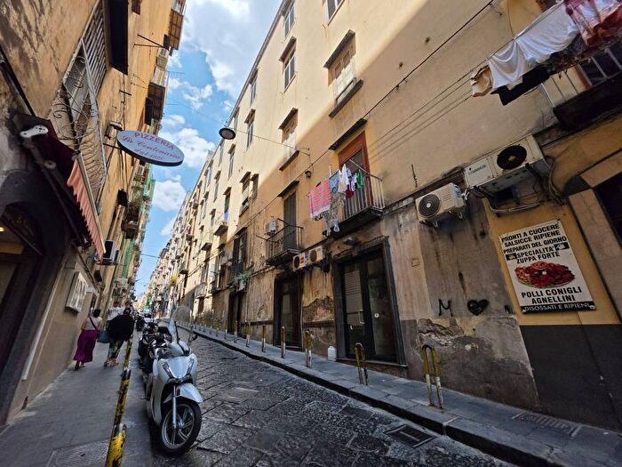 Appartamento bilocale in vendita in Vico della Neve, Stella Materdei, Napoli