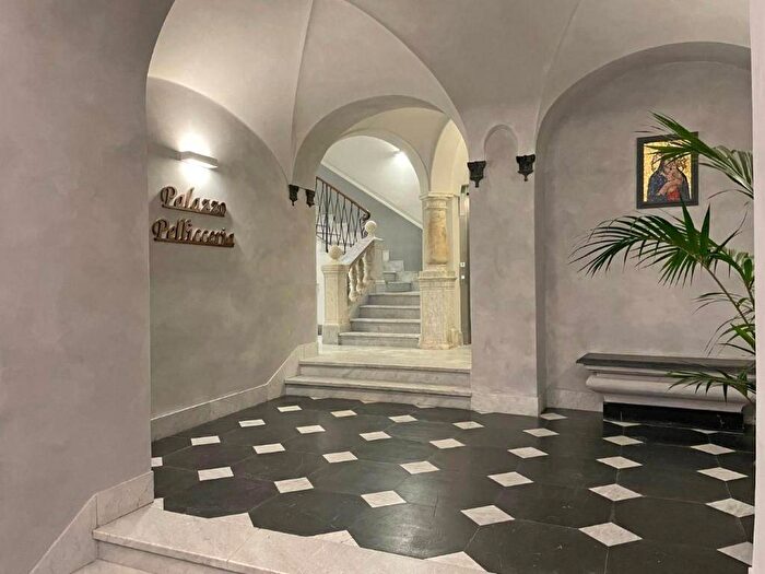 Appartamento monolocale in affitto in Vico Superiore di Pellicceria, Caricamento, Genova