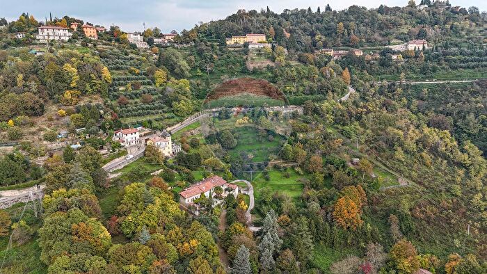 Casa con 5 locali in vendita in Via Fontana, Bergamo
