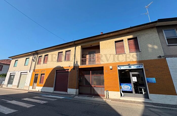 Casa in vendita in Via Guglielmo Marconi N°, Dorno